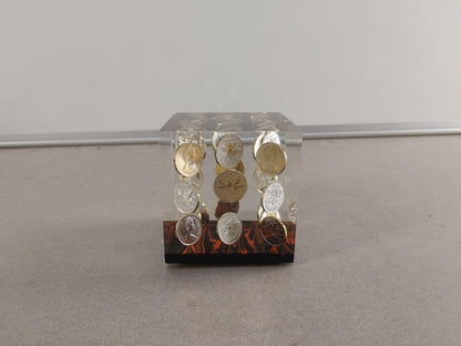 VINTAGE COLLECTIBLE Acrylic Cube With 27 1978 Canadian Pennies - Fair
