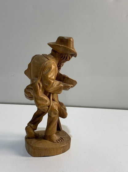 VINTAGE FOLK ART HAND CARVED WOODEN FIGURINE OF TRAVEL MAN