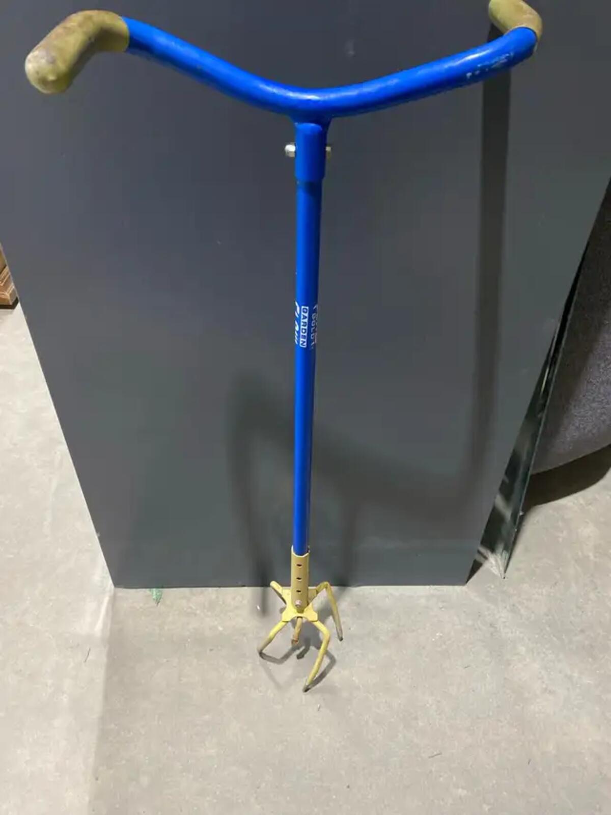 Yard Butler Stand-Up Weeder