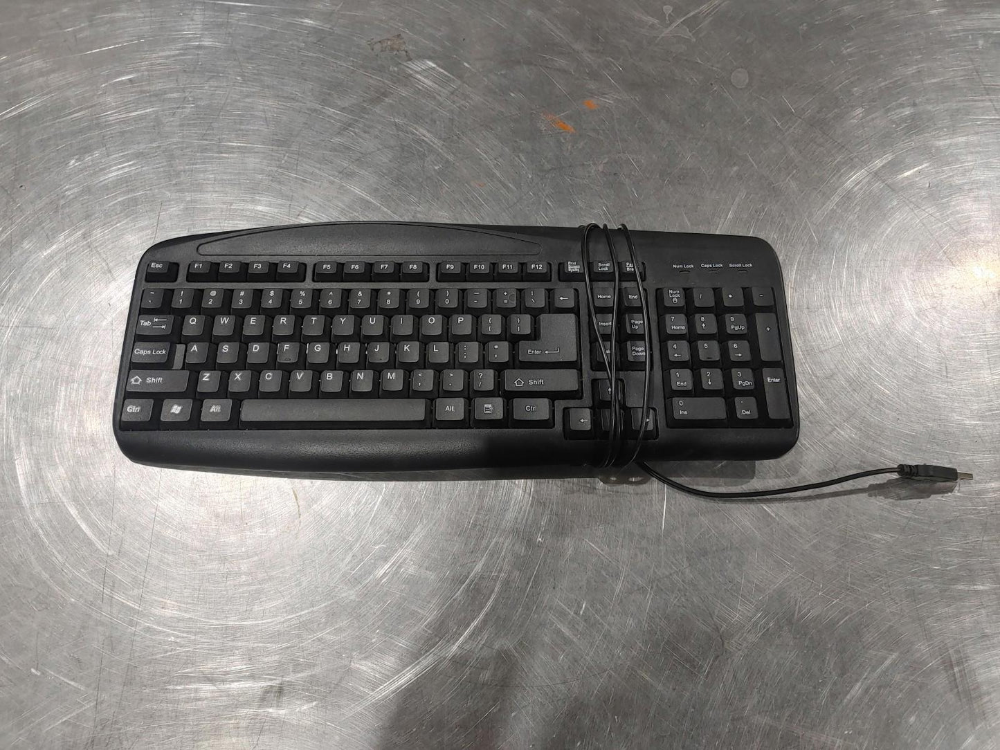 Excellent Condition Onn Wired USB Keyboard ONNHK2026 Tested Working Black