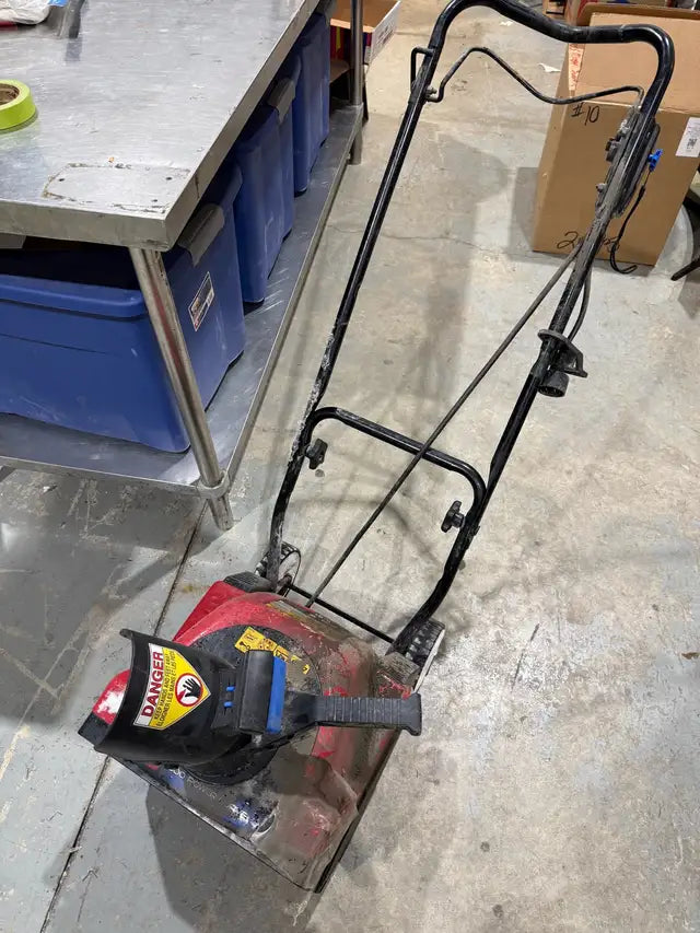 Toro Snowblower (Tested, Working)
