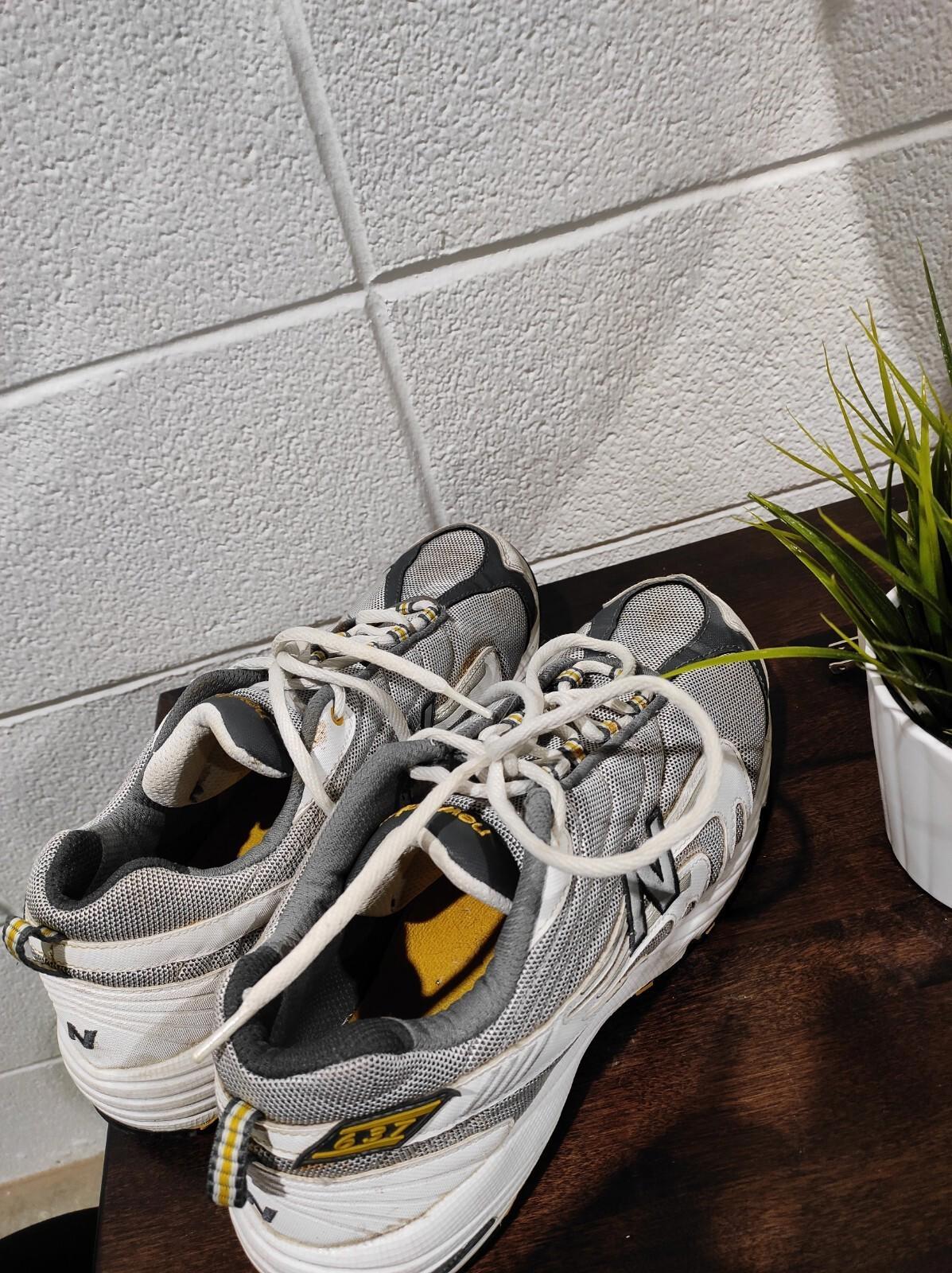 New Balance Women's Size 11 Athletic Shoe Sneaker White