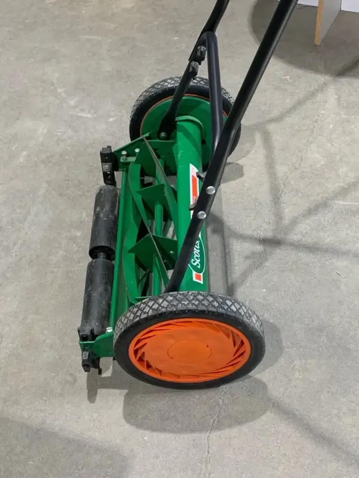 Scotts Supreme 18" Mower