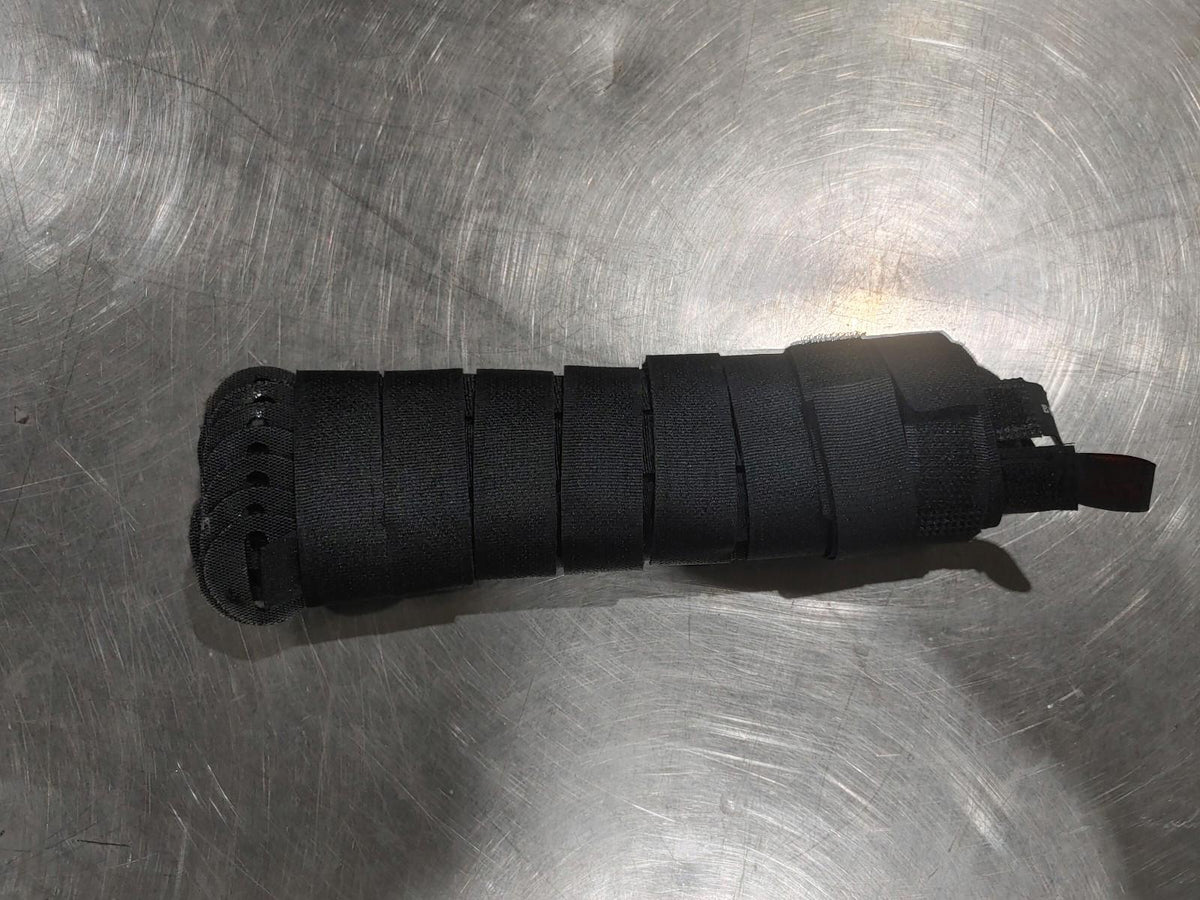 BON ÉTAT Lot de 4 Colliers de serrage en vrac diverses tailles Noir