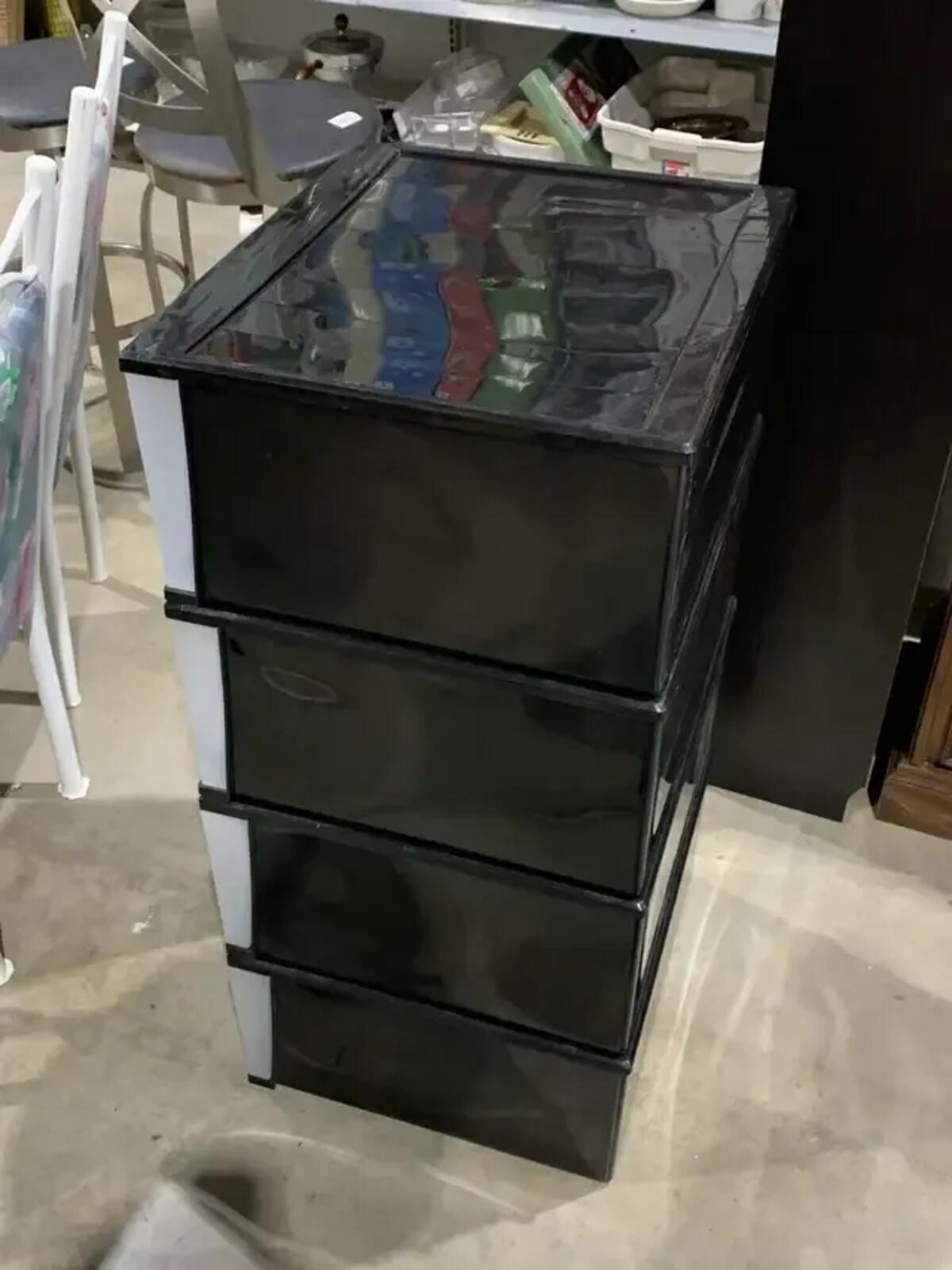 Sterilite Stacking Drawer Unit (4 individual drawers)