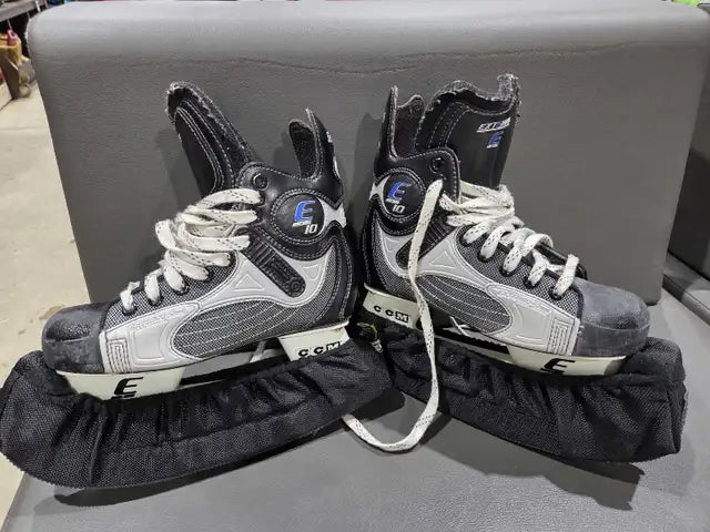 CCM E10 Skates - Size 4