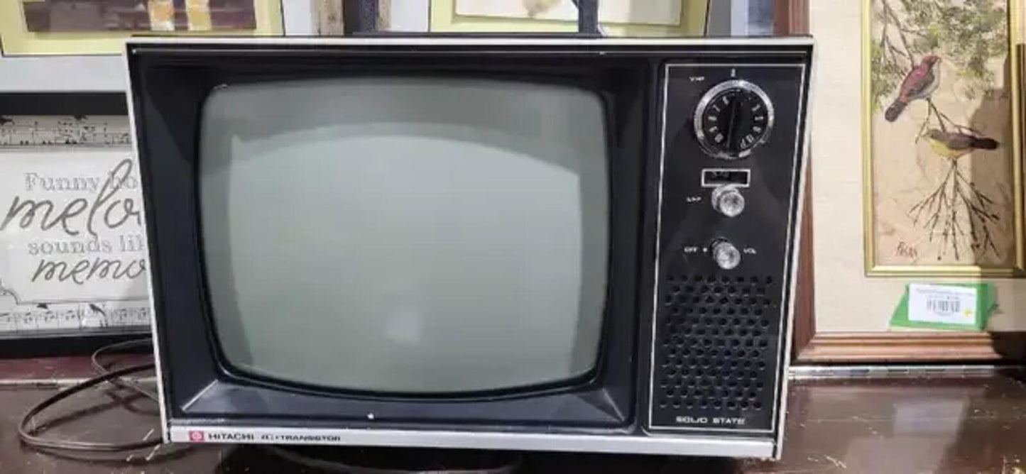 Hitachi P-06 IC Transistor Television 12"