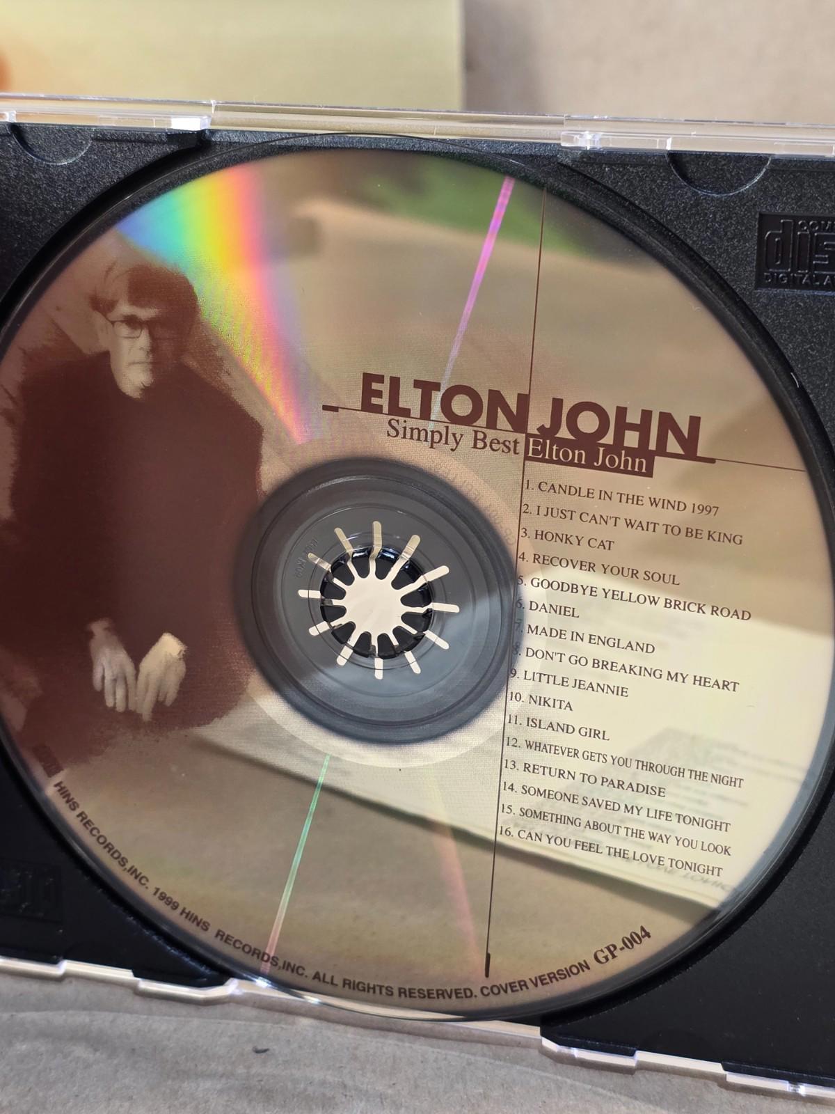 Simply Best Elton John: Deluxe Golden Personal Album featuring Chinese text CD