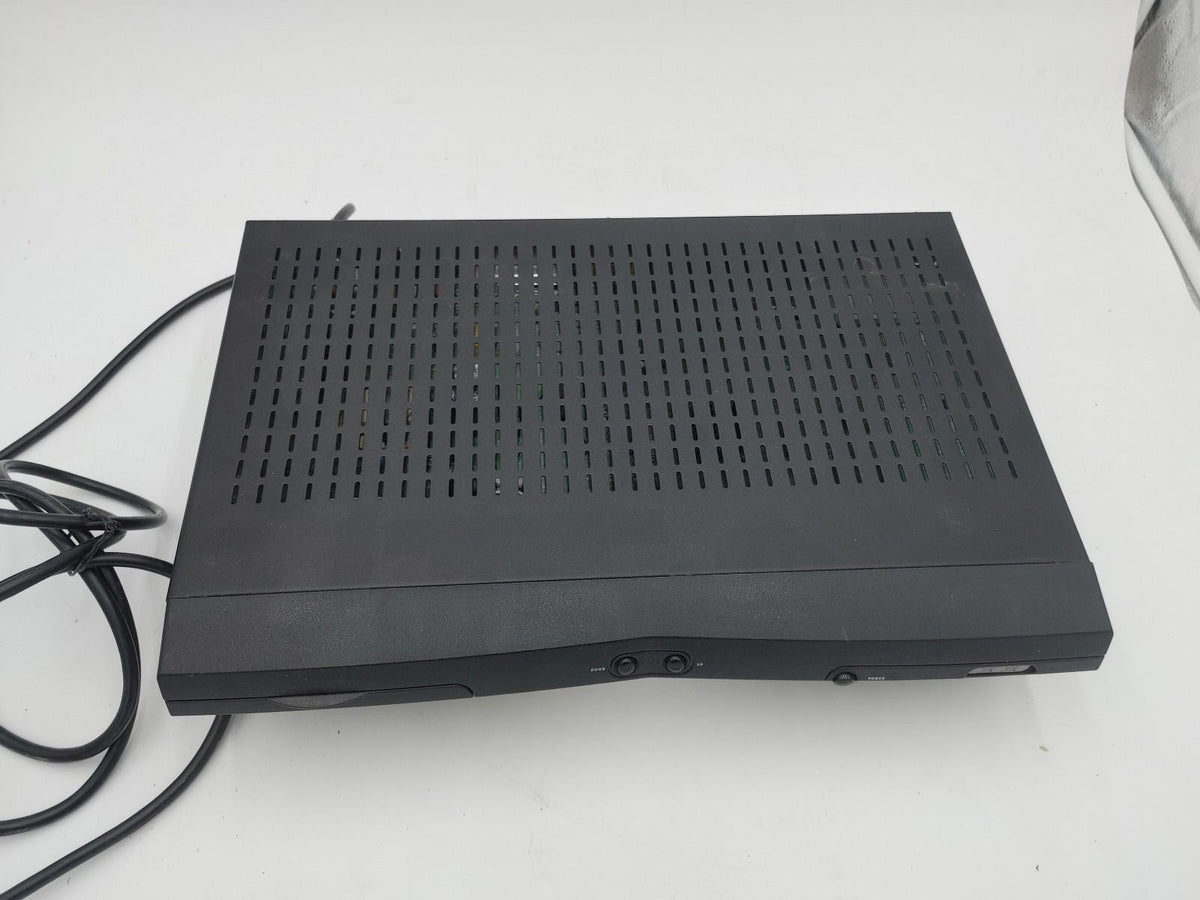 Récepteur satellite numérique Bell ExpressVu 3100 en excellent état, testé et fonctionnel.