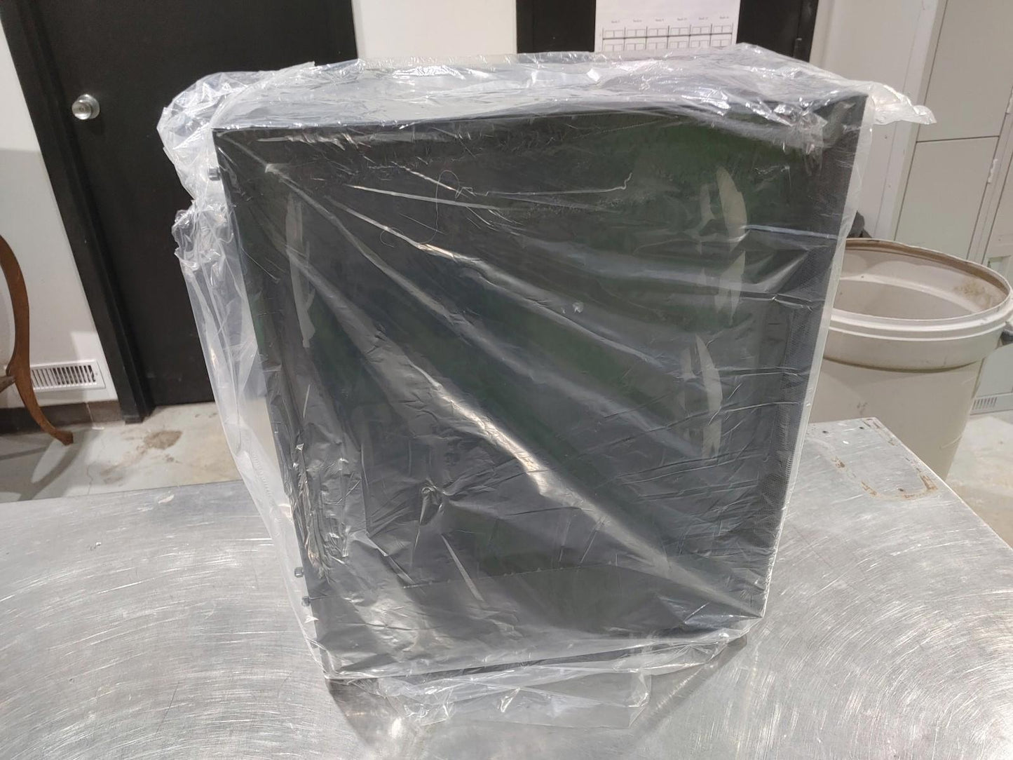 Brand New In Box Lian Li LanCool 205 Mesh C ATX Computer Case Black