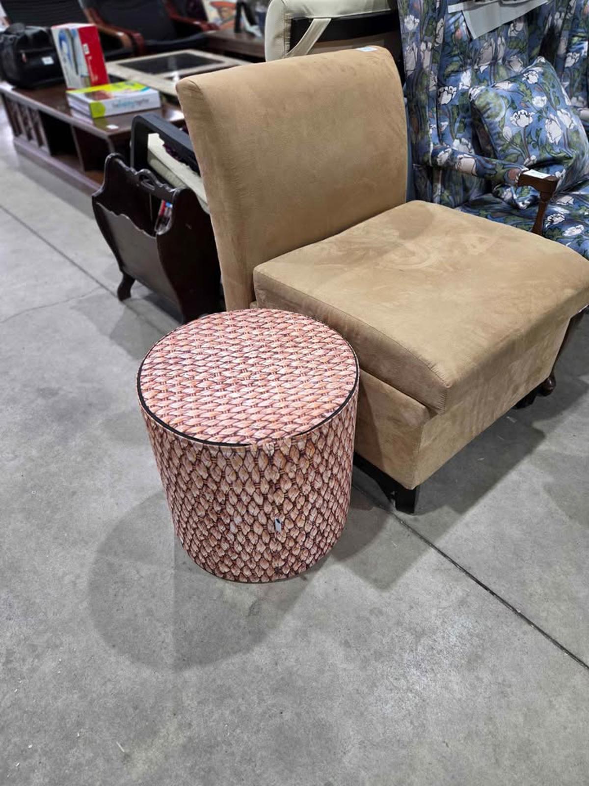 DELSIT Waterproof Fabric Woven Pattern Ottoman - Indoor/Outdoor