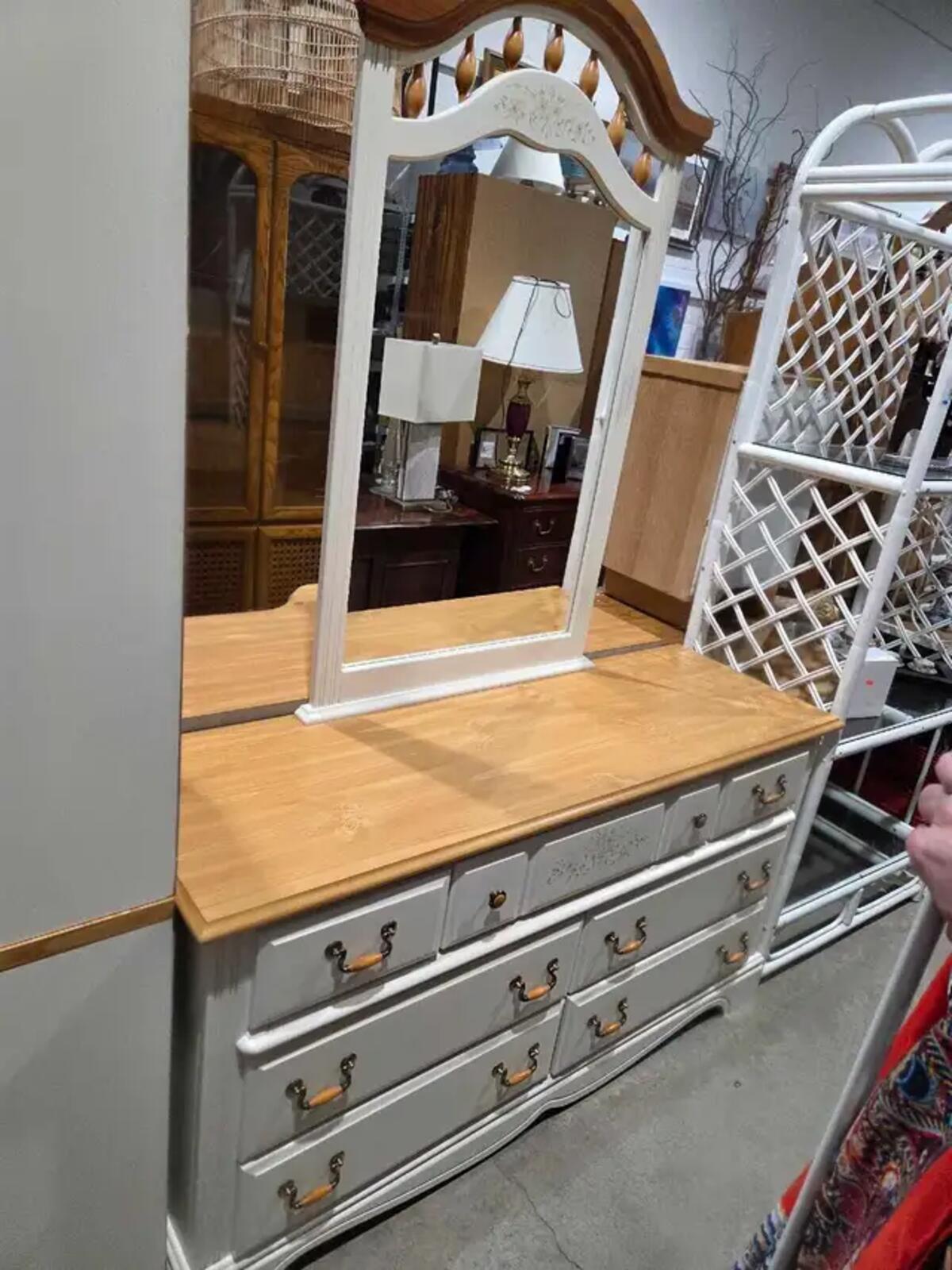 Charming Oak 3-Piece Bedroom Set