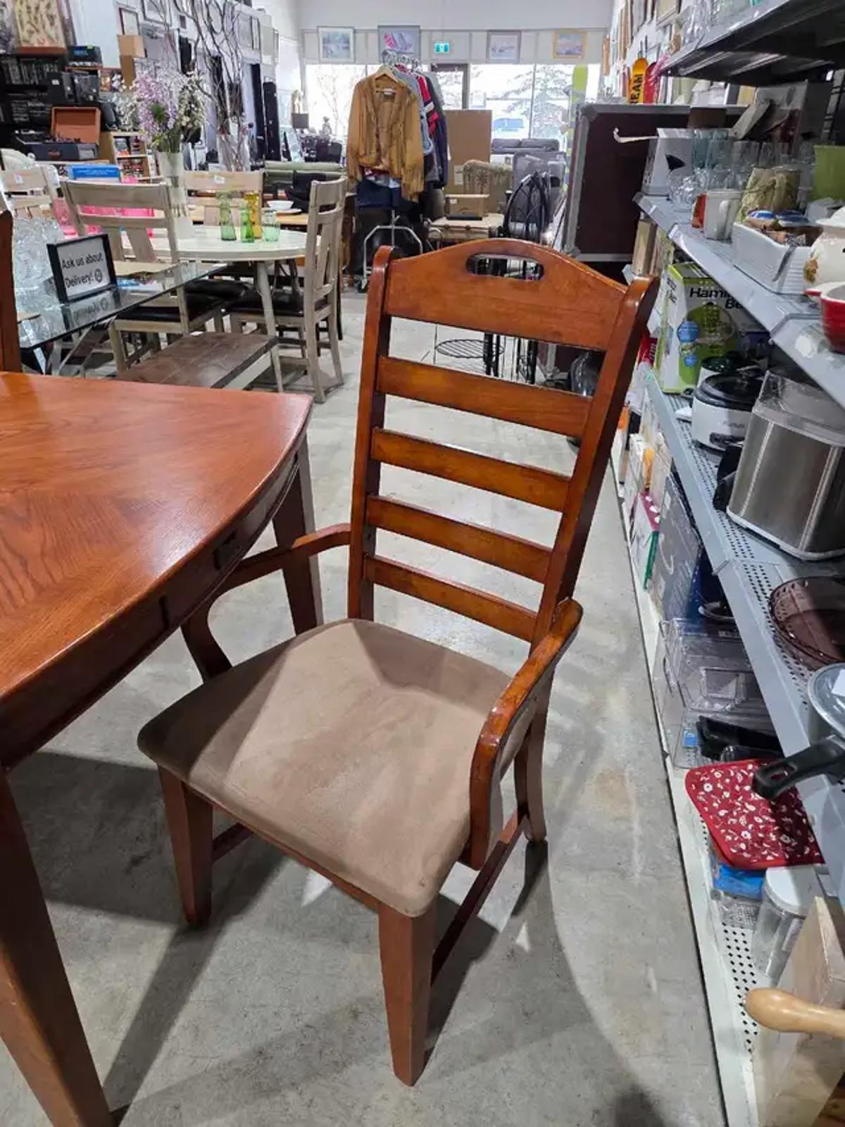 Solid Wooden Extending Dining Table & 4 Chairs