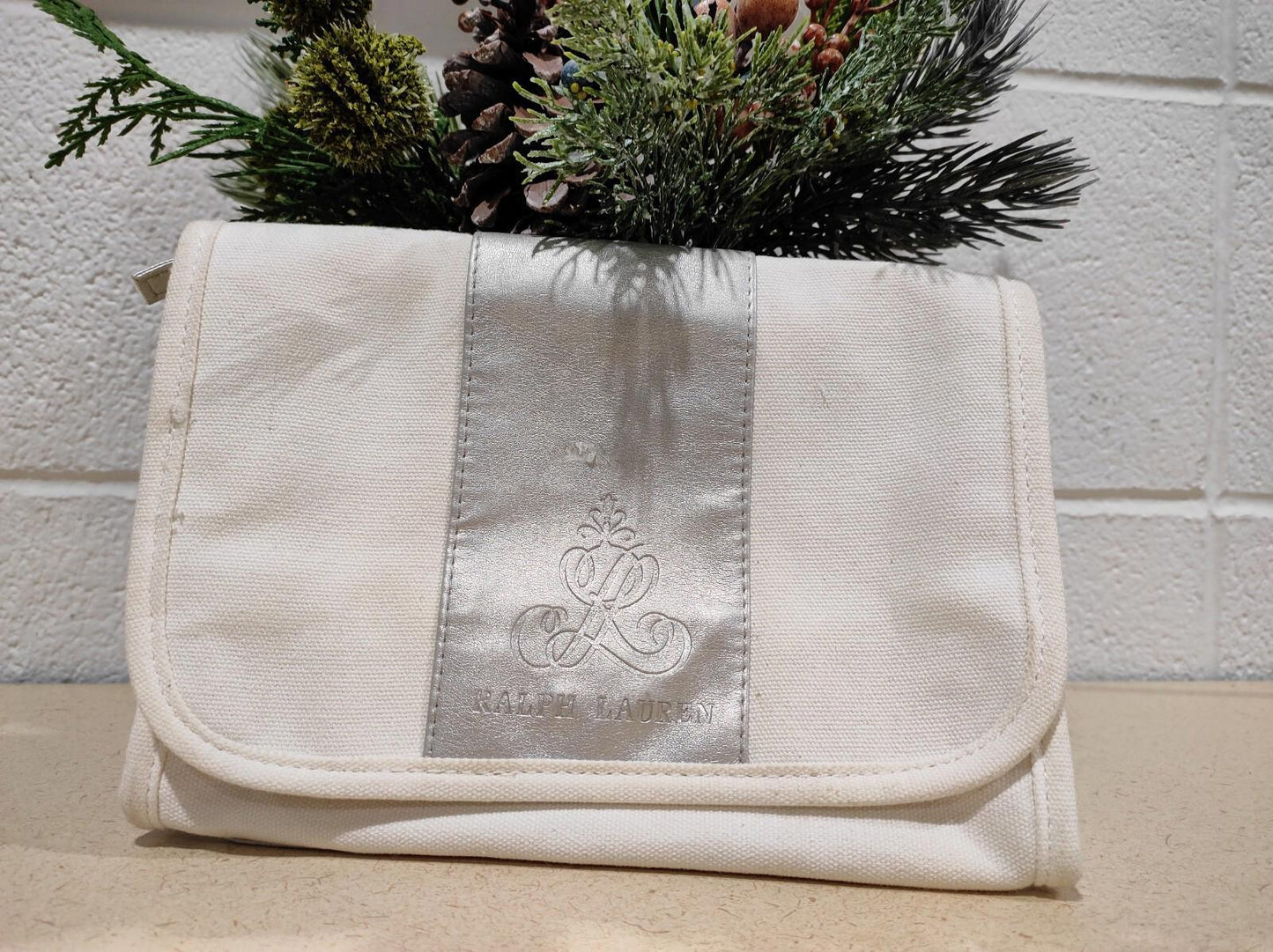 RALPH LAUREN SIGNATURE White Cosmetic Vanity Bag