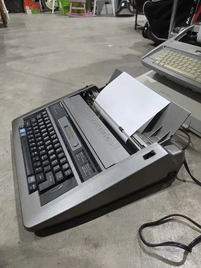 Panasonic R630 Electric Typewriter
