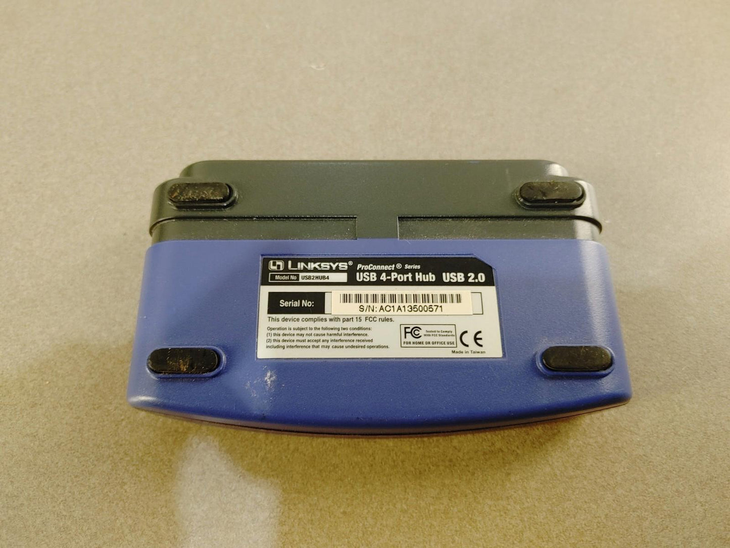 LINKSYS ProConnect Hi-Speed USB 4-port Hub USB 2.0 Black/Blue - Fair