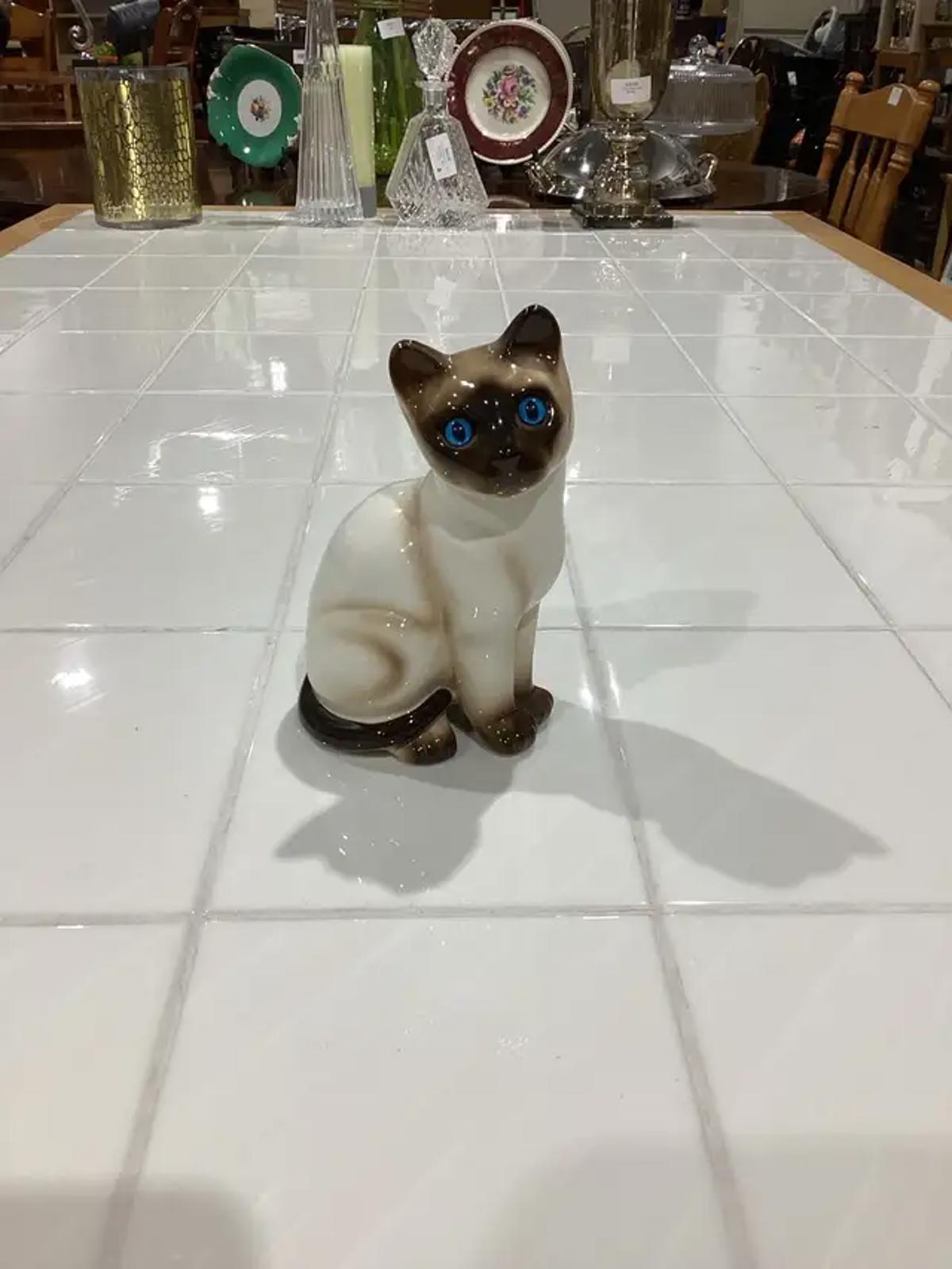 Vintage Downpace LTD Korea Ceramic Siamese Cat Figurine Blue