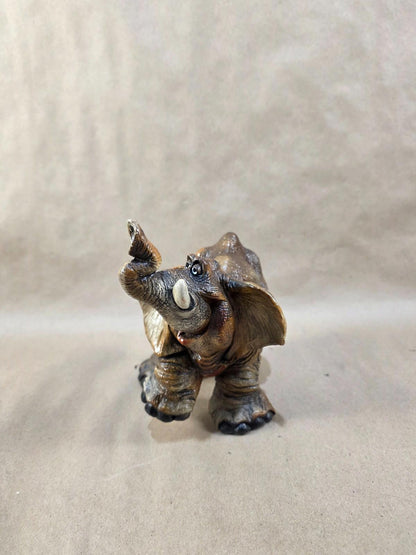 VINTAGE ELEPHANT BEASTIES OF THE KINGDOM FIGURINE"ELGIN" TRUNKUP JOHN RAYA 1988