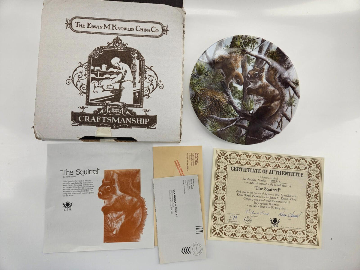 Assiette de collection « The Squirrel » (L'écureuil) de Kevin Daniel, Edwin Knowles, 1987