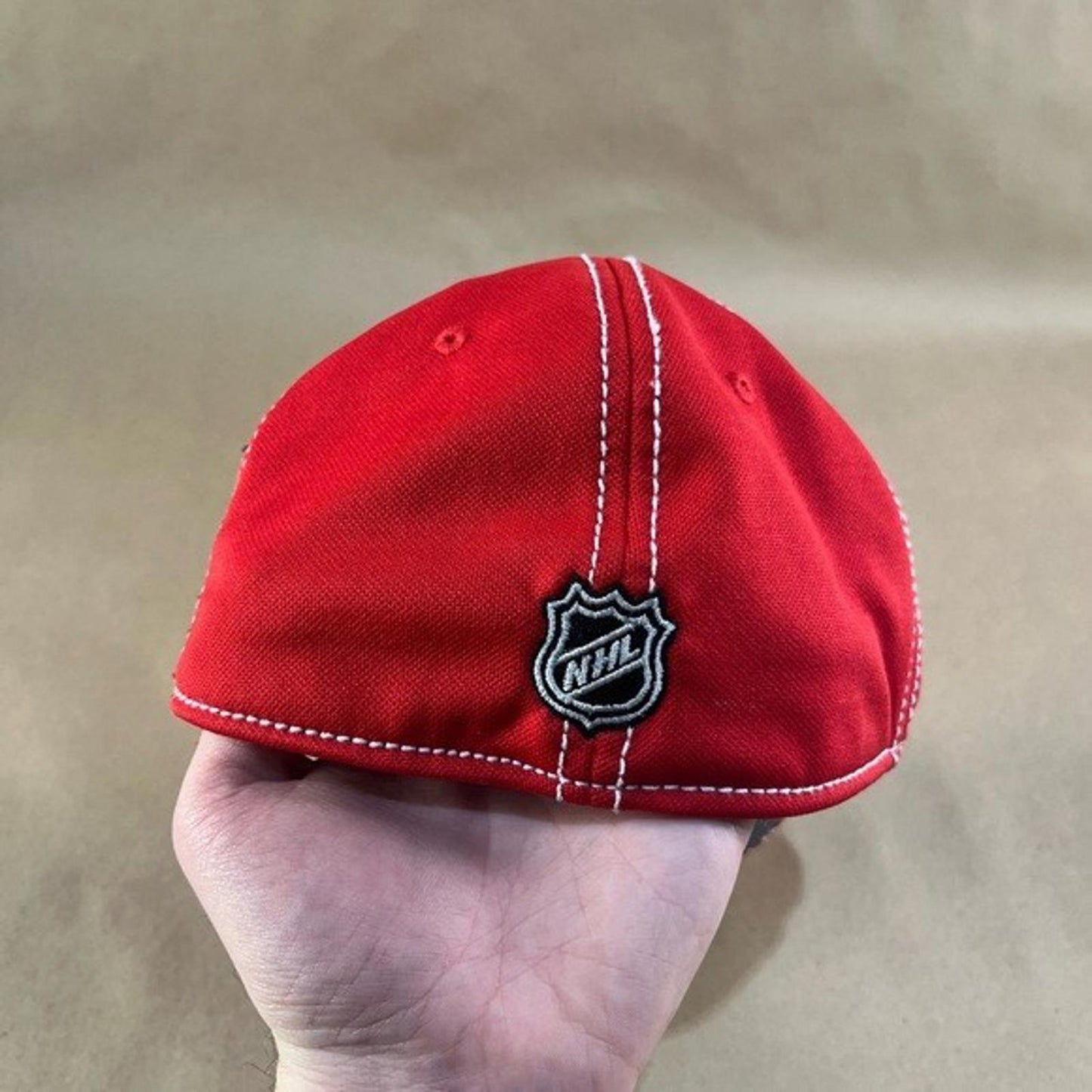 Vintage Men’s Detroit Red Wings Reebok NHL Cap (Size S/M)