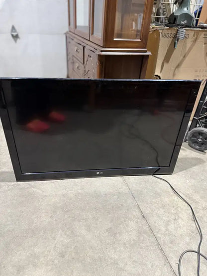 42" LG 42LK450 TV (no remote)