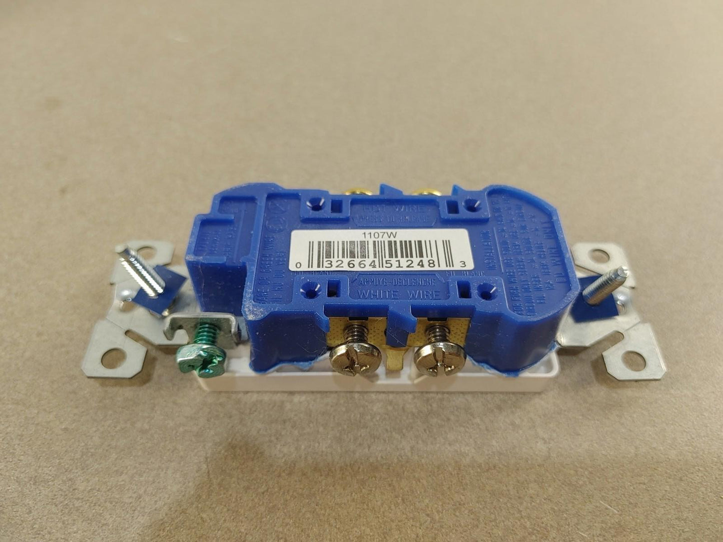 BRAND NEW Open Box Cooper US Wall Plugs Grounding Receptacles 1107W-JP-C White
