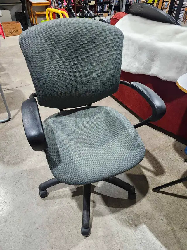 Office Chair - Reclines/tilts