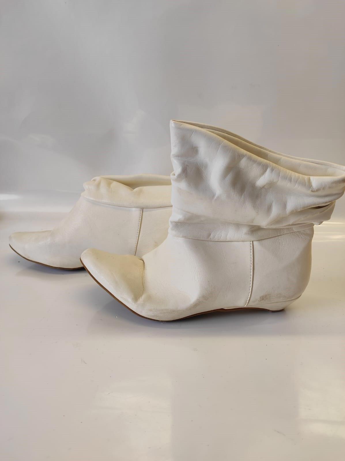 Le Chateau Women's Heeled Boots White- Size 8M