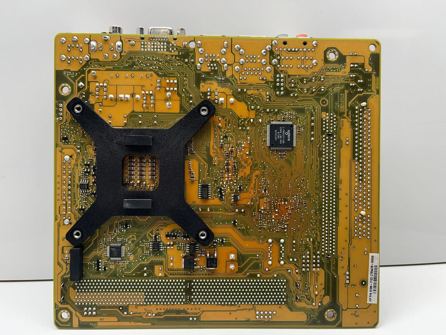 ASUS M2NC51-AR Socket AM2 Motherboard + AMD Athlon 64 X2 4200+ CPU