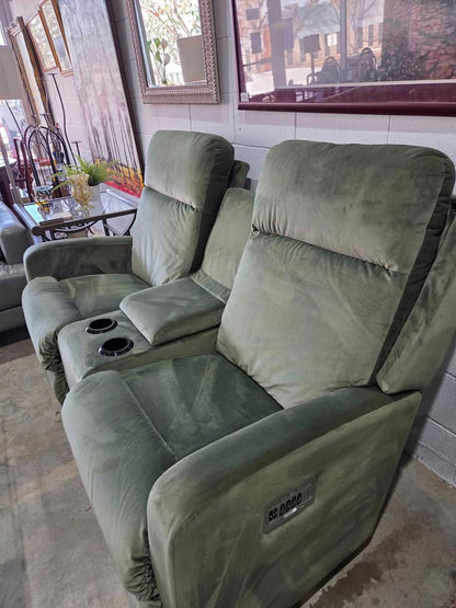 Green La-Z-Boy 2-Seat Power Recliner Loveseat