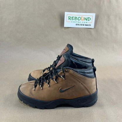 Vintage Nike ACG Gimli Shoes (Size 5.5Y)