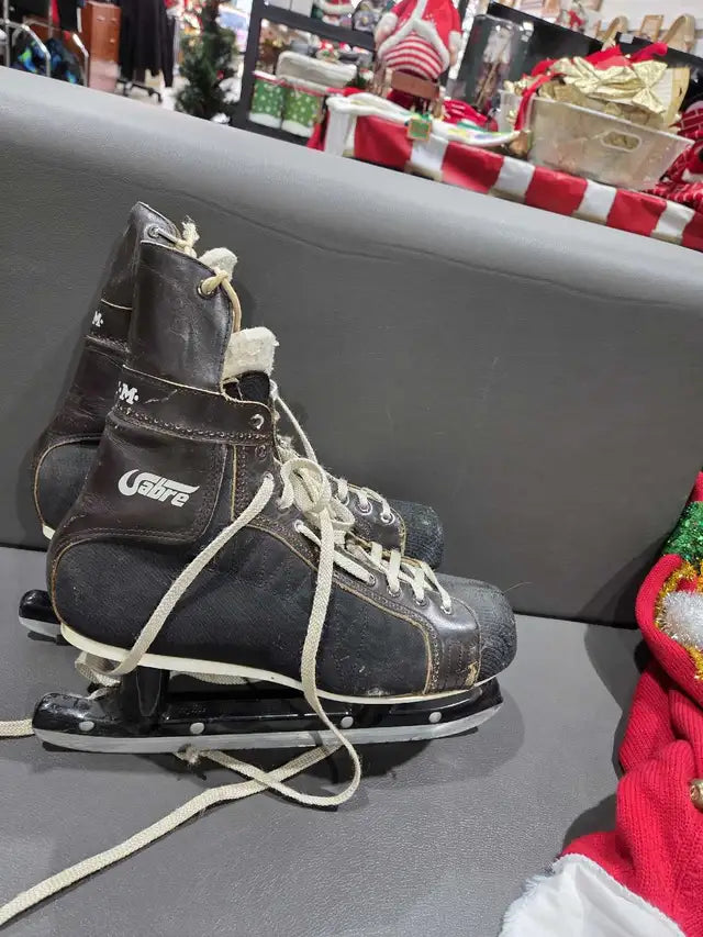 Very Vintage! CCM Sabre Skates