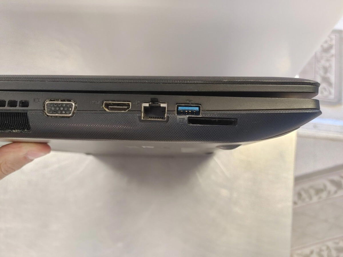 Ordinateur portable Lenovo G700 Modèle 20251 Intel Pentium Noir Non testé - État correct