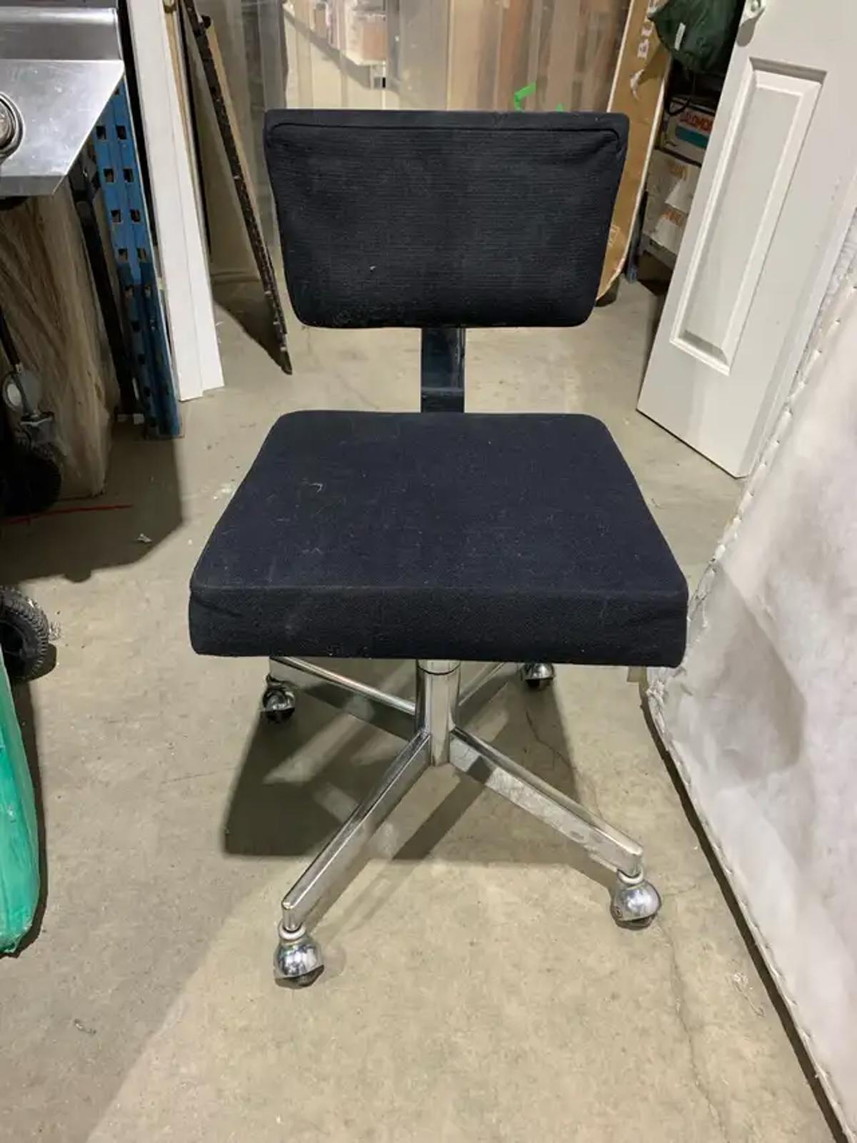 Retro Black Ball Wheeled Office Chair
