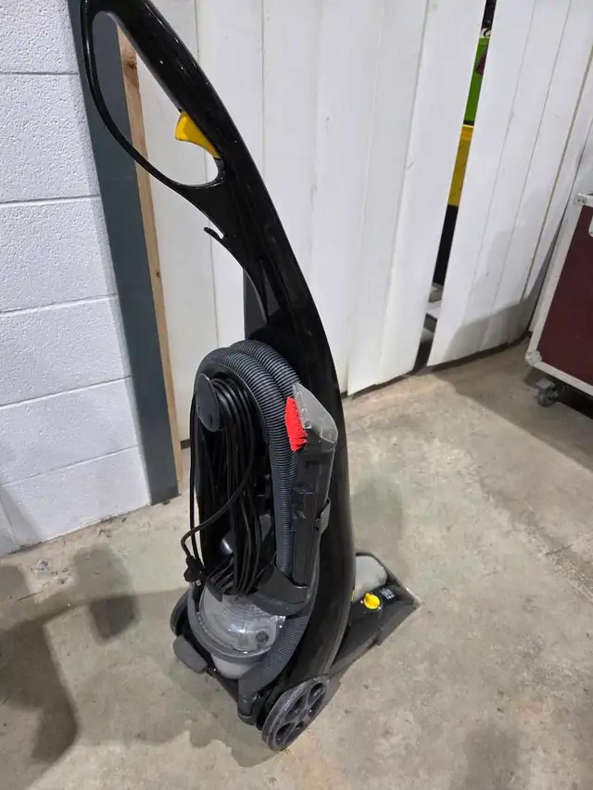 Bissell Proheat Upright Carpet Cleaner Vacuum