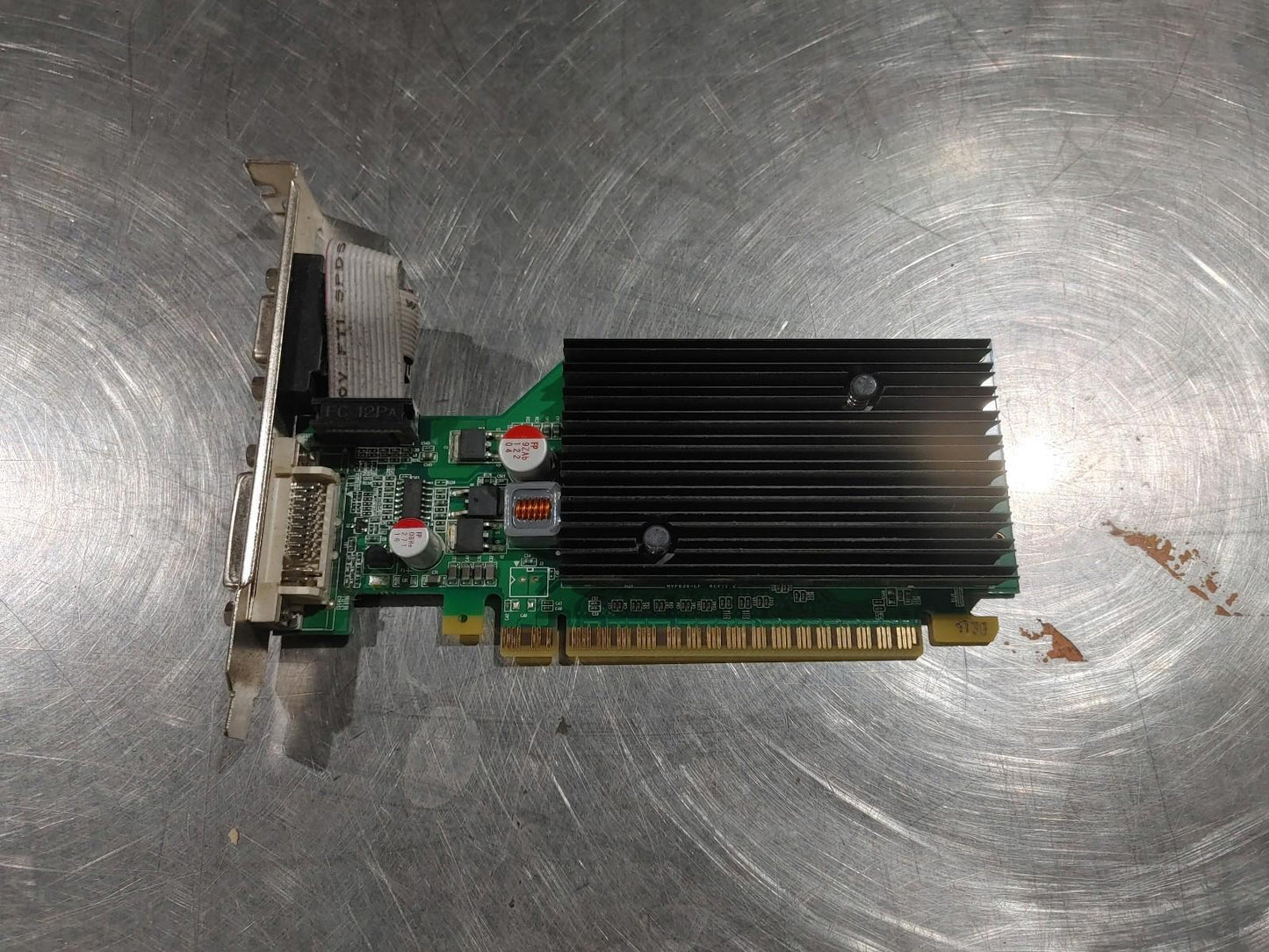 Good Condition NVIDIA GeForce 8400GS 512MB VRAM Slot-powered GPU Green Untested