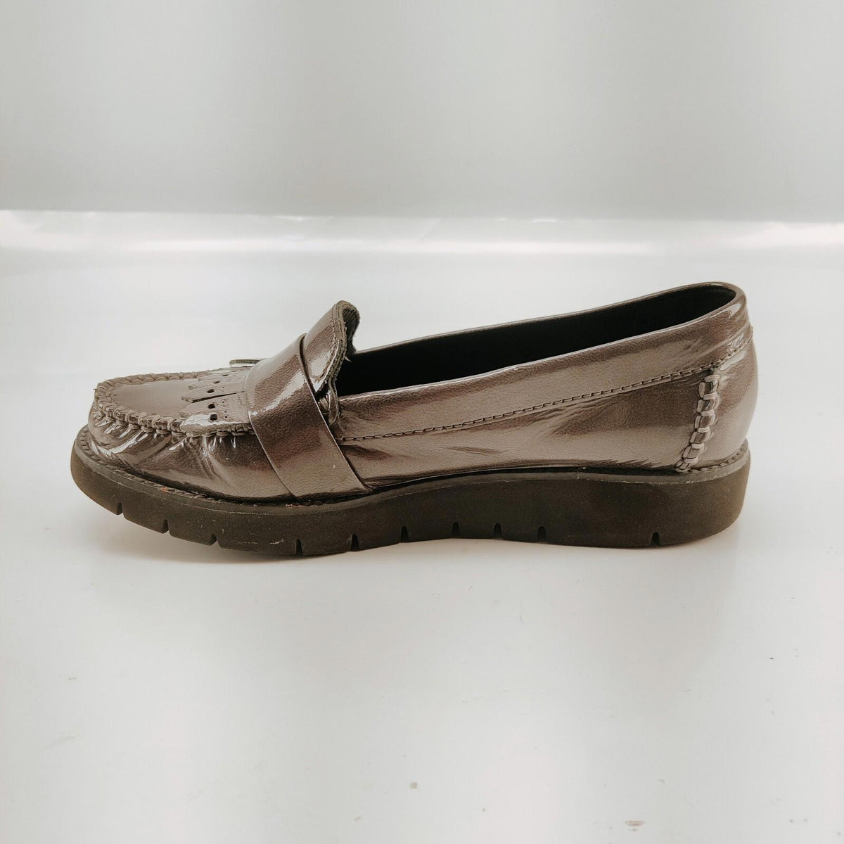 Mocassins vernis gris Geox pour femme, pointure EU 37 (US 6,5)