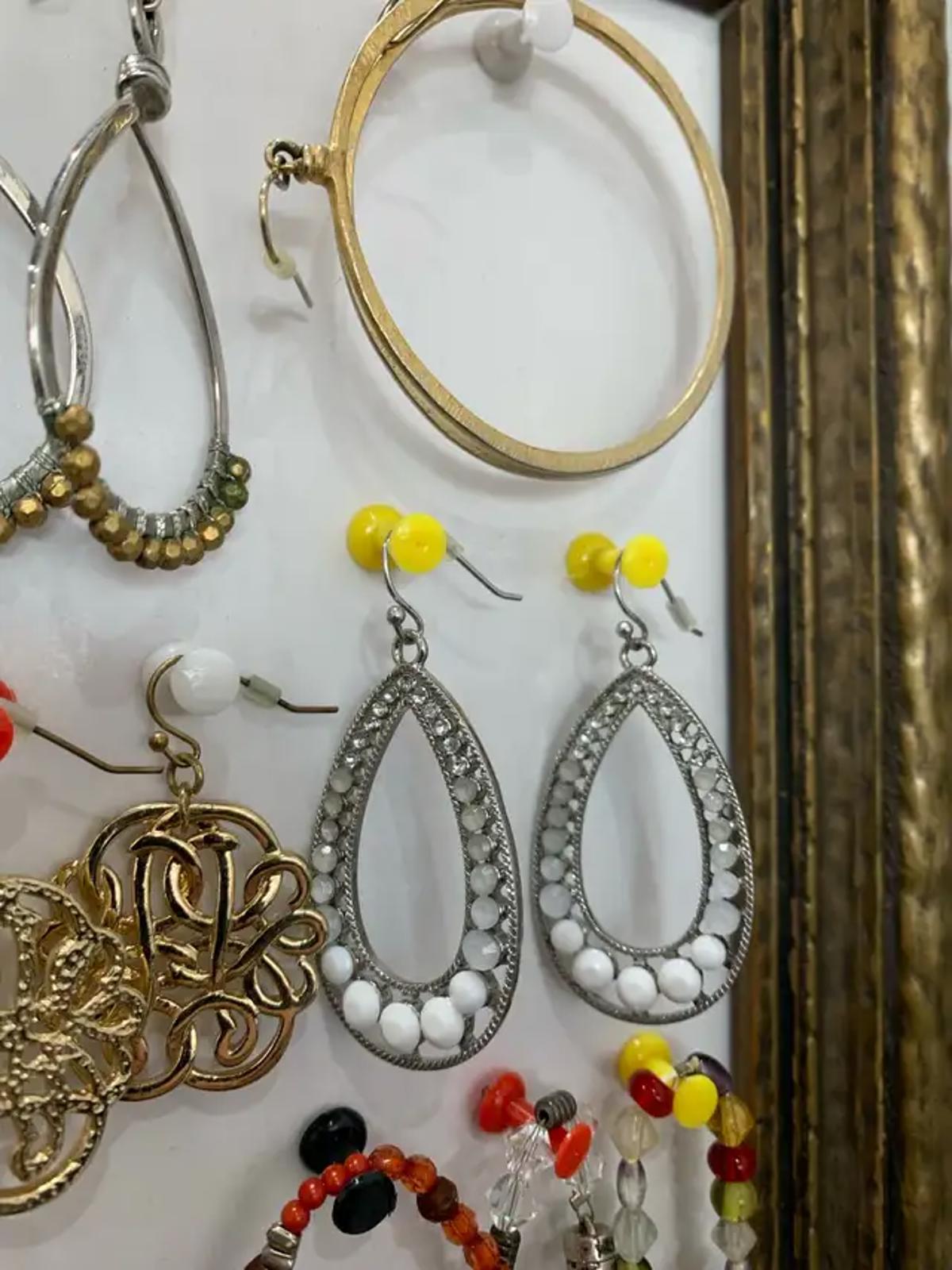 Assorted Jewlery -set of multiple items