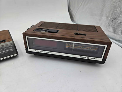 2 Vintage GE General Electric FM AM Digital Clock Radios 7-4624