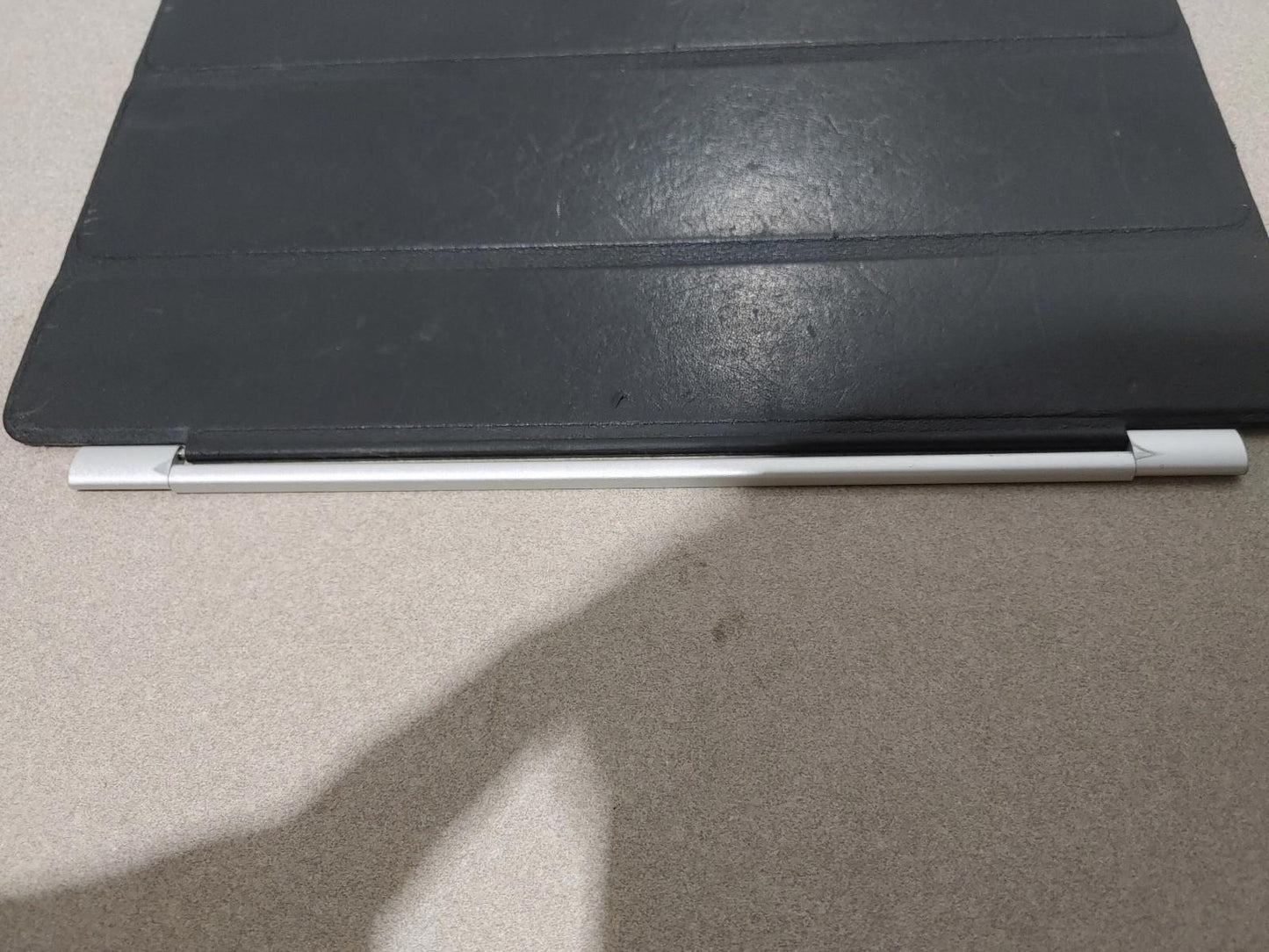 Apple iPad Smart Cover for iPad 2/3/4 Black Fair Condition