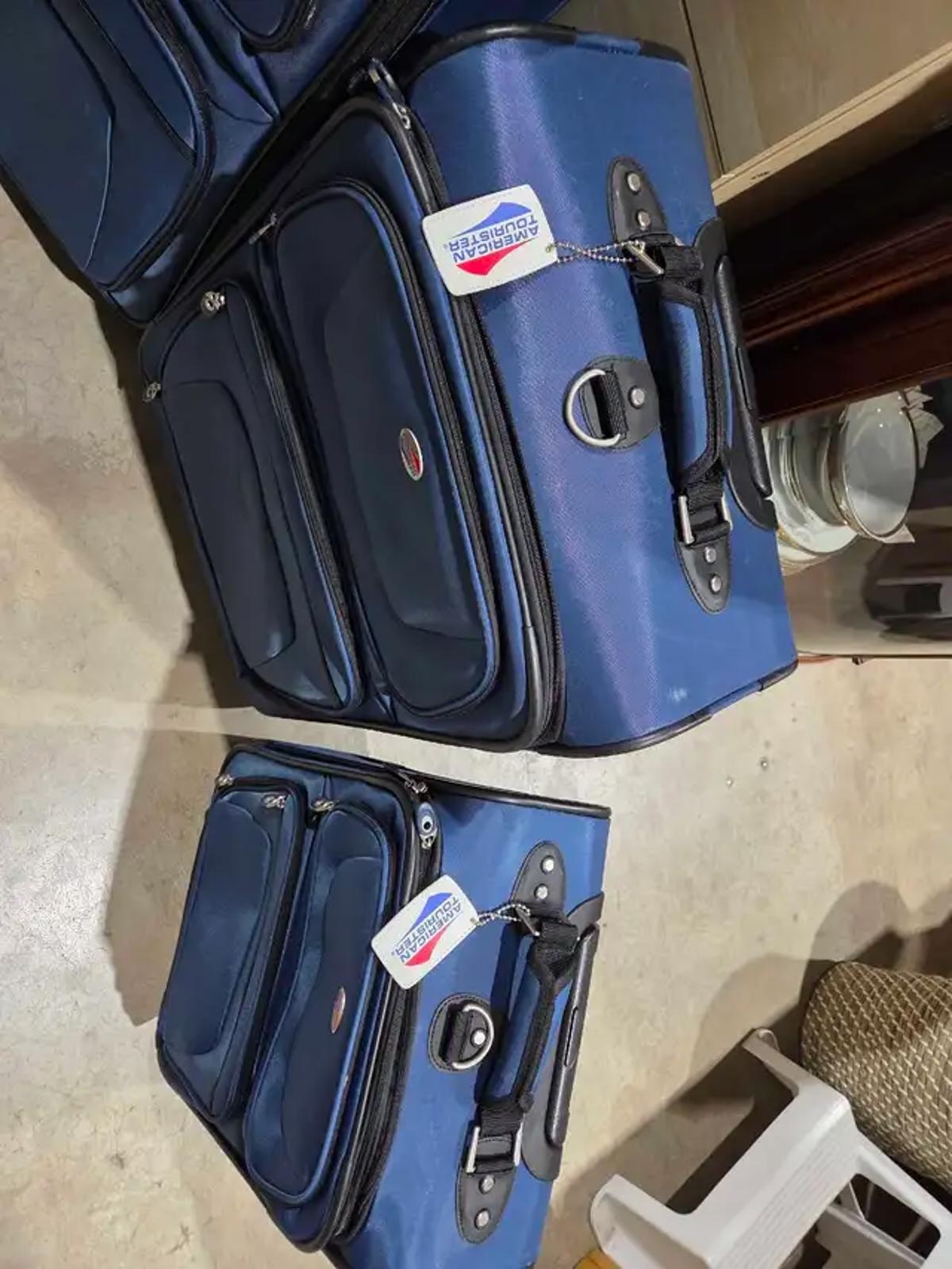 American Tourister 3 Piece Luggage Set
