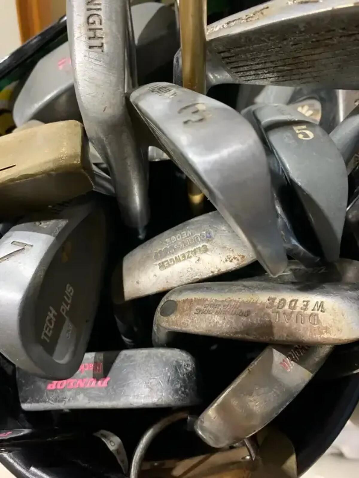 Assorted Golf Club Set with Bag