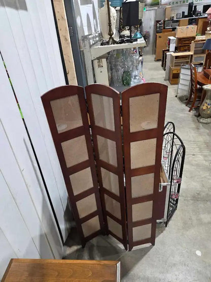 Photo Display Room Divider - 15 8x10 Photos