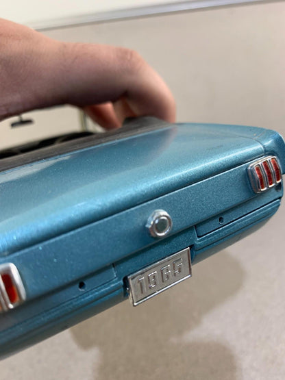 8832-F1 Ford Mustang 1965 Convertible Arcadian Blue Revell 1/18