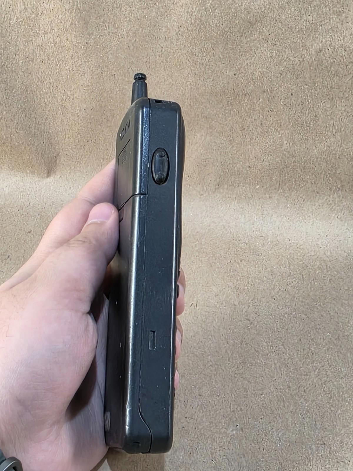 Genuine Vintage Nokia (2190E) Bar Style Cell Phone - RARE
