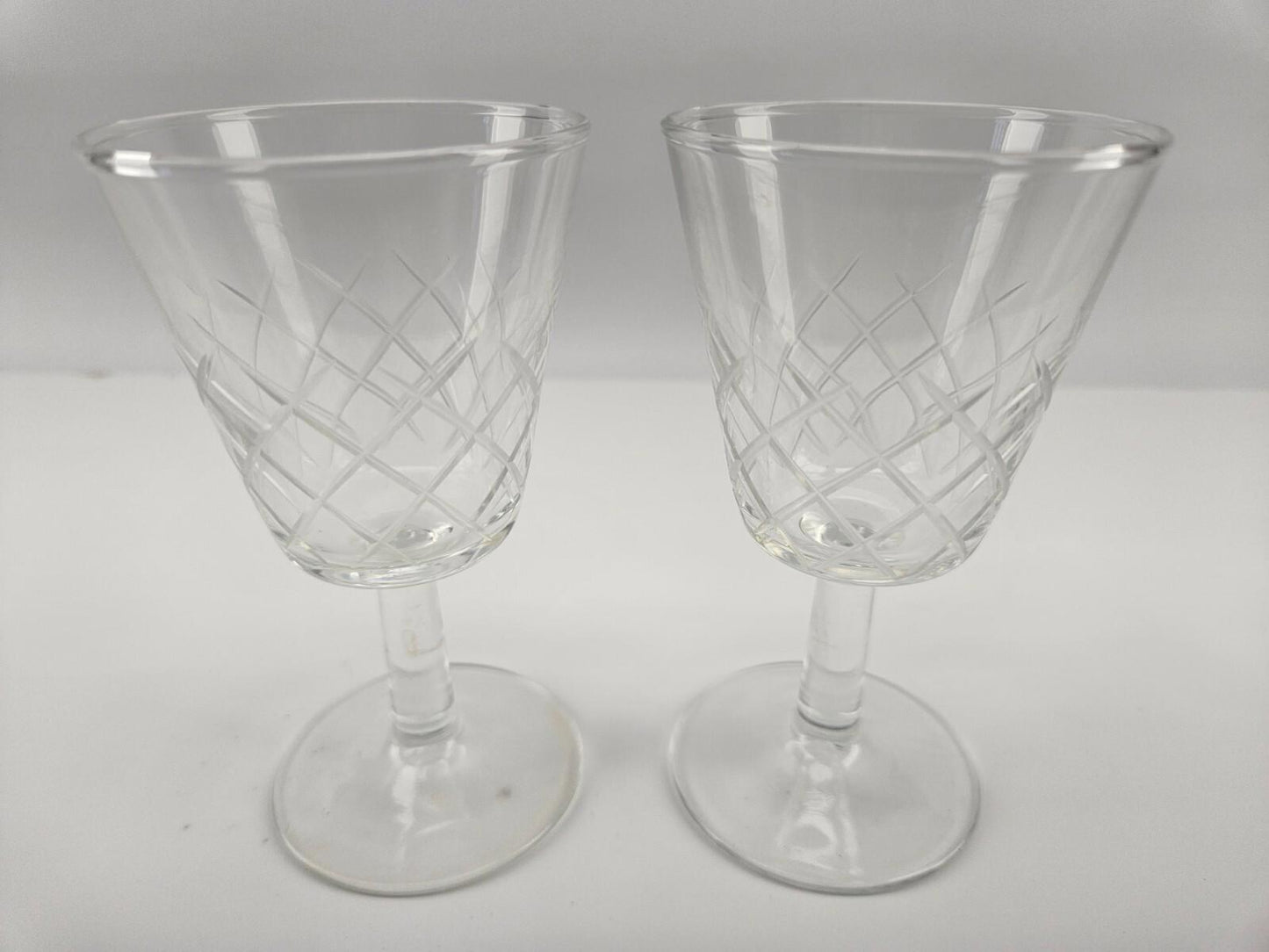 Lot of 2 - Cordial Crystal Wine Glass