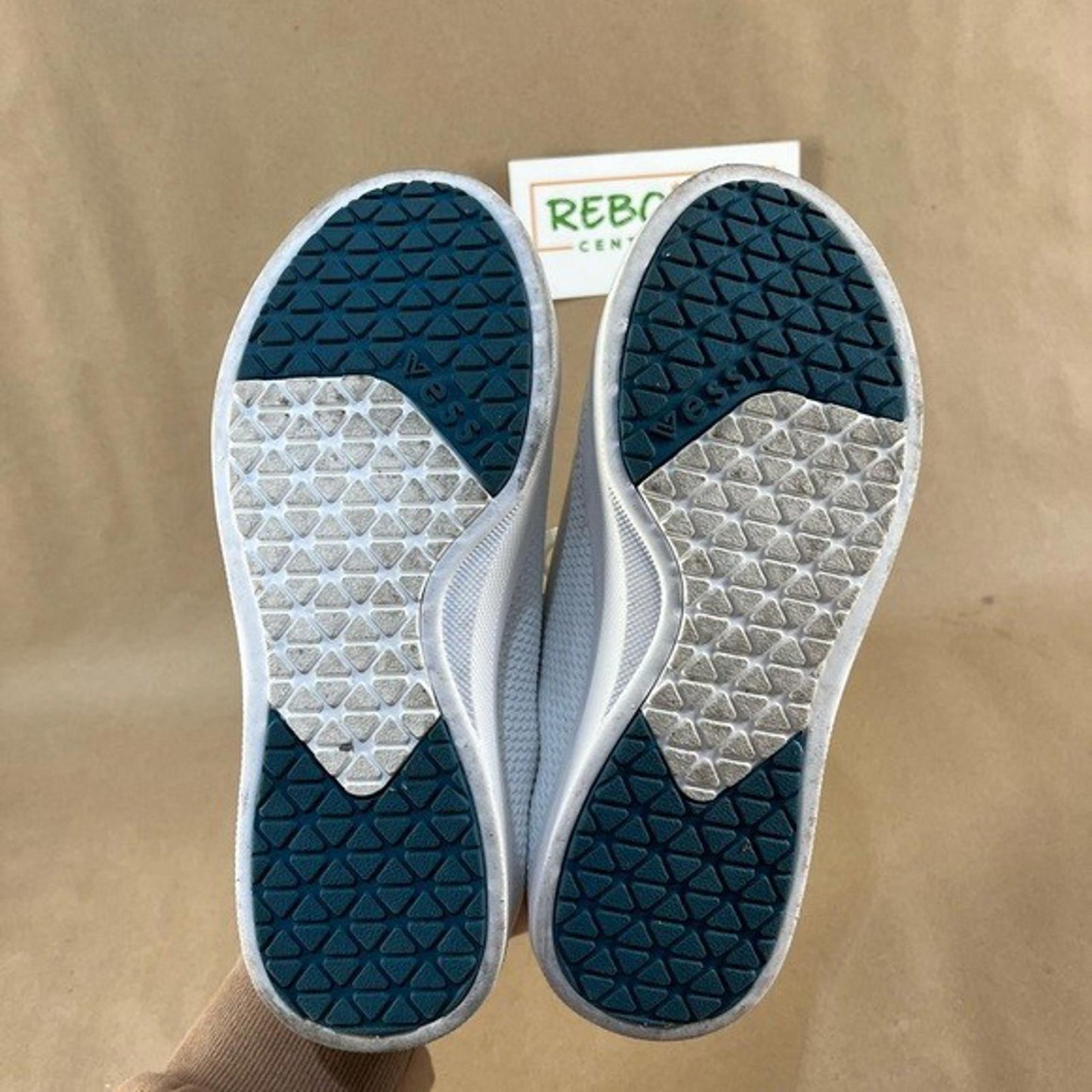 Vessi Weekend Sneakers (Women’s Size US 7)