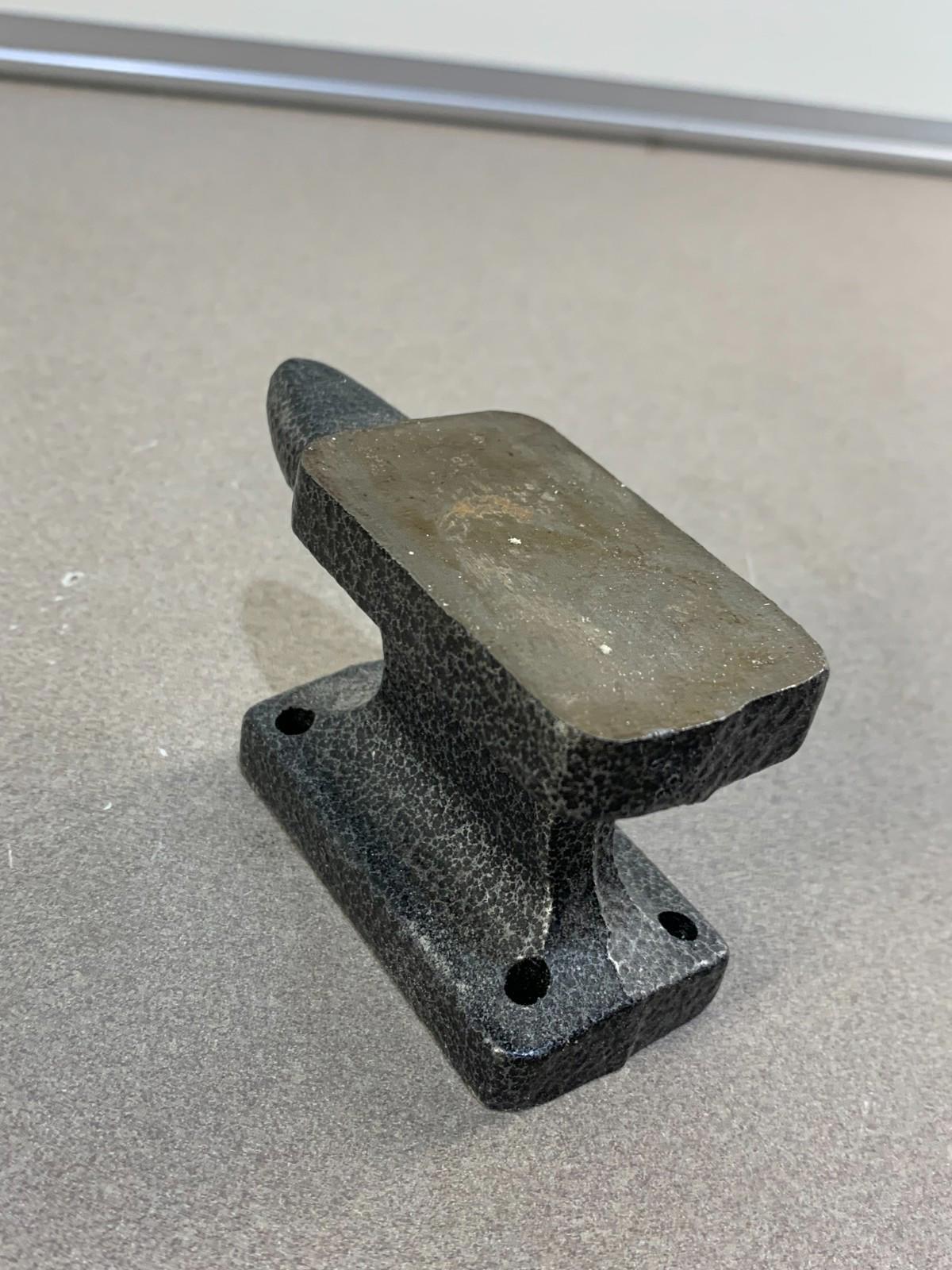 Petite enclume en fonte pour fabrication de bijoux en forme de corne