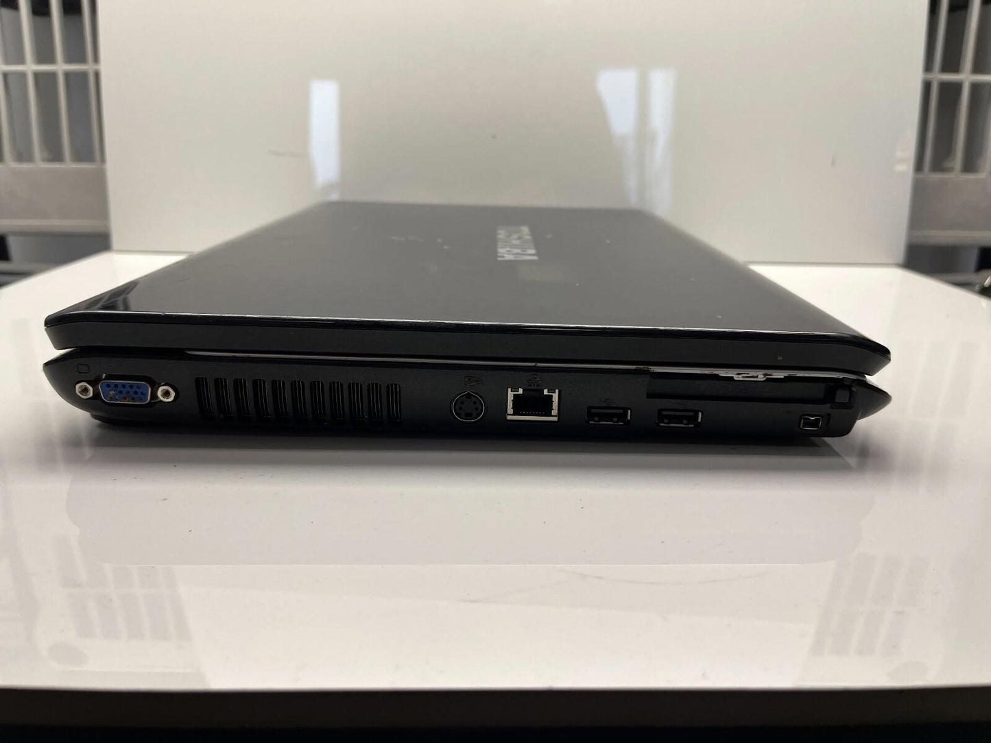 Toshiba Satellite A210 Athlon 64 X2 @ 1.60 GHz 2GB RAM No HDD No OS Bad Screen