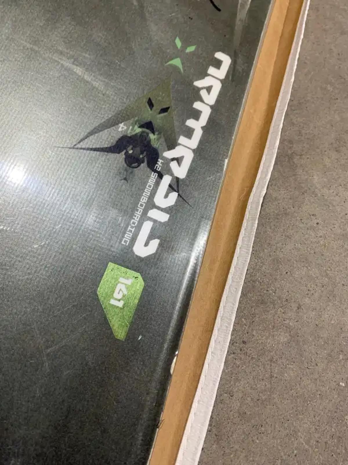 Nitro Snowboard With Neon Green Details - 161cm